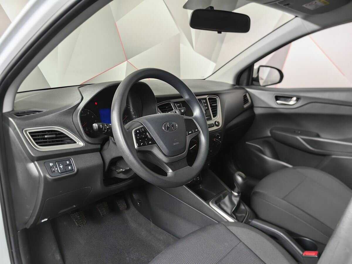Купить Hyundai Solaris с пробегом. Фото: #13