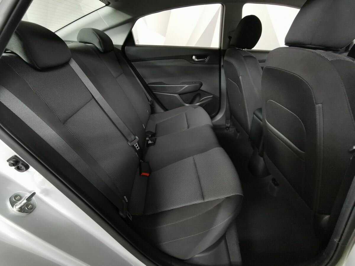 Купить Hyundai Solaris с пробегом. Фото: #11