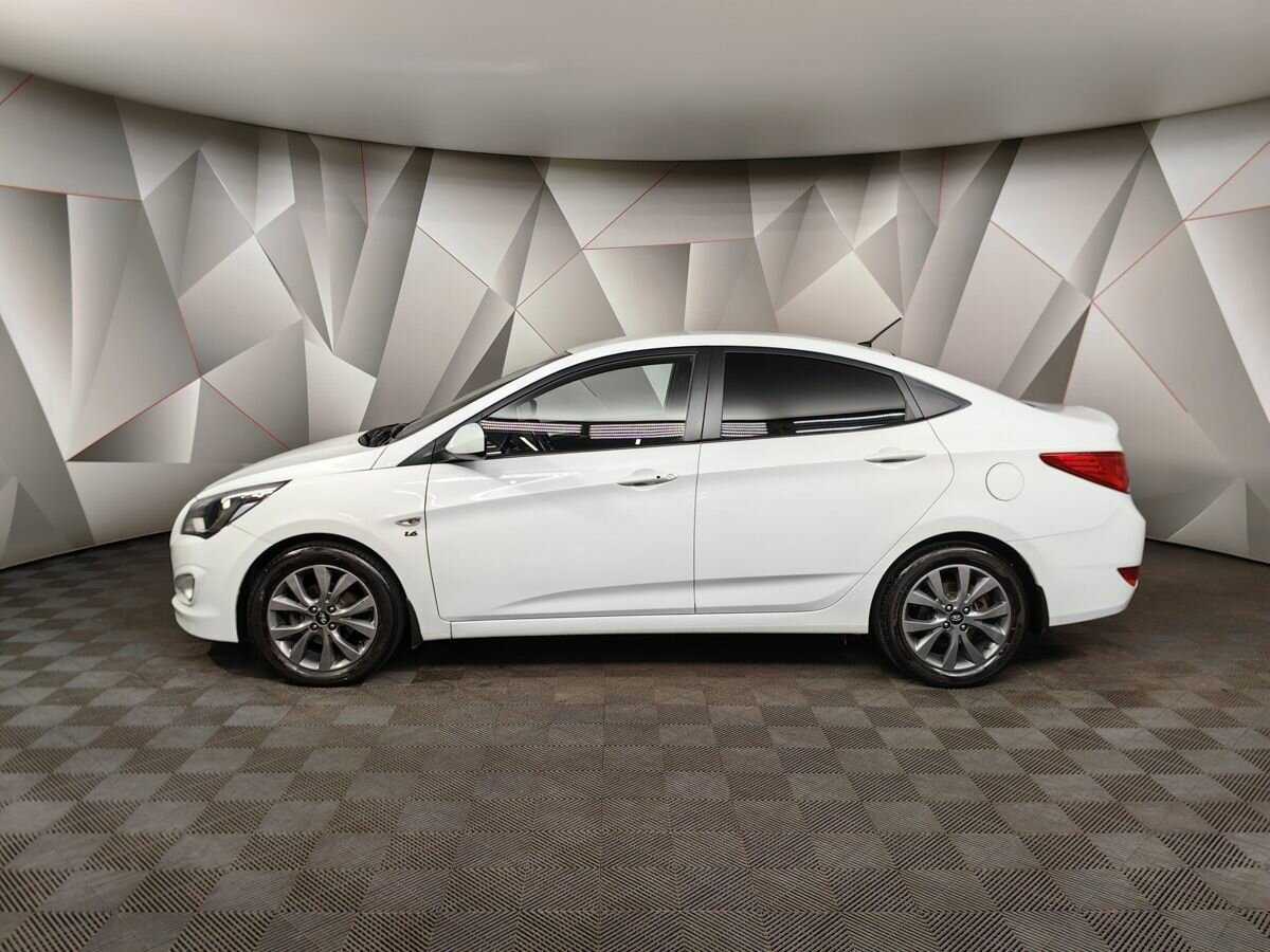 Купить Hyundai Solaris с пробегом. Фото: #4