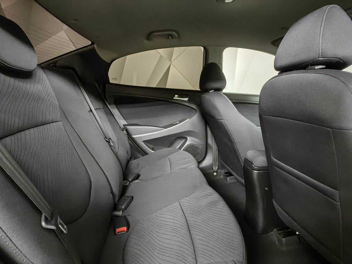 Купить Hyundai Solaris с пробегом. Фото: #11