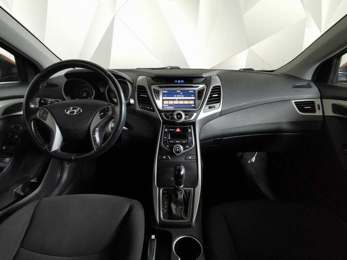 Купить Hyundai Elantra с пробегом. Фото: #9