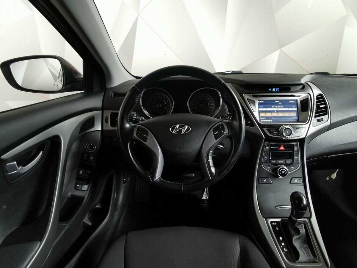 Купить Hyundai Elantra с пробегом. Фото: #14