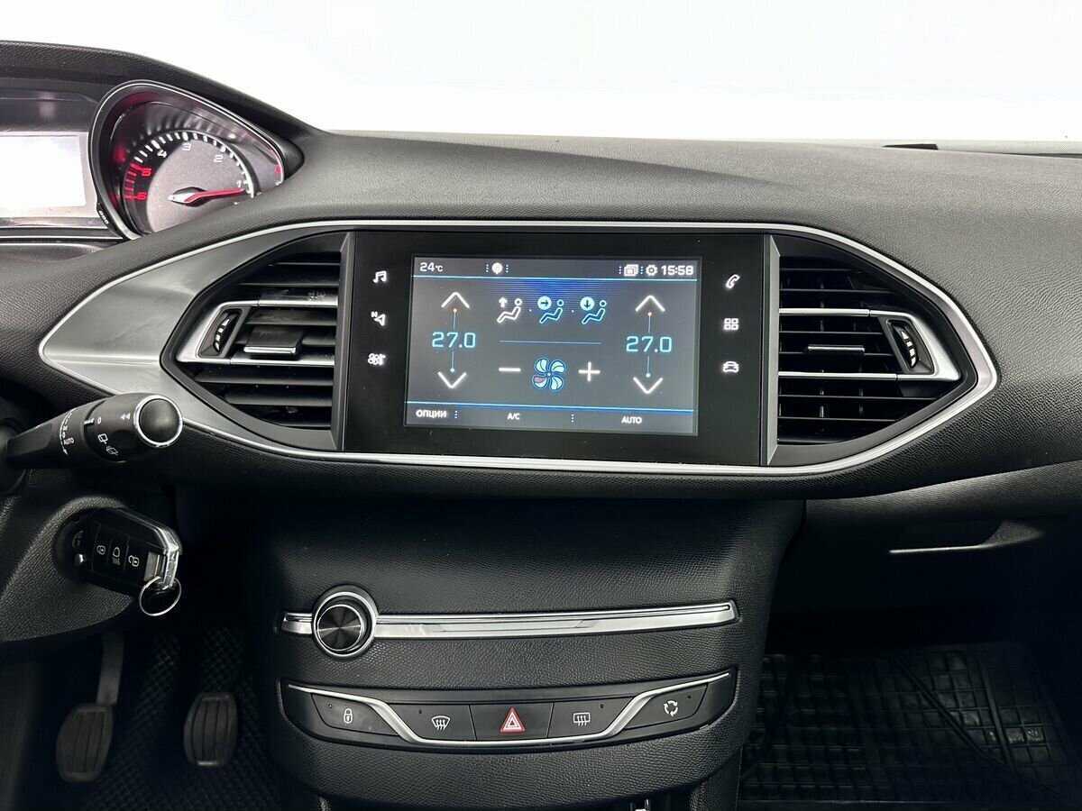 Купить Peugeot 308 с пробегом. Фото: #10
