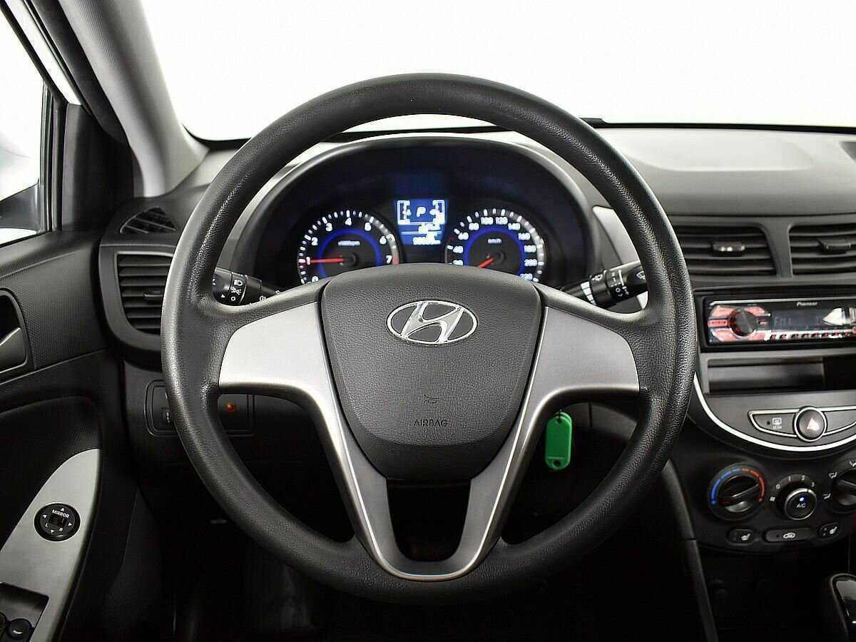 Купить Hyundai Solaris с пробегом. Фото: #10