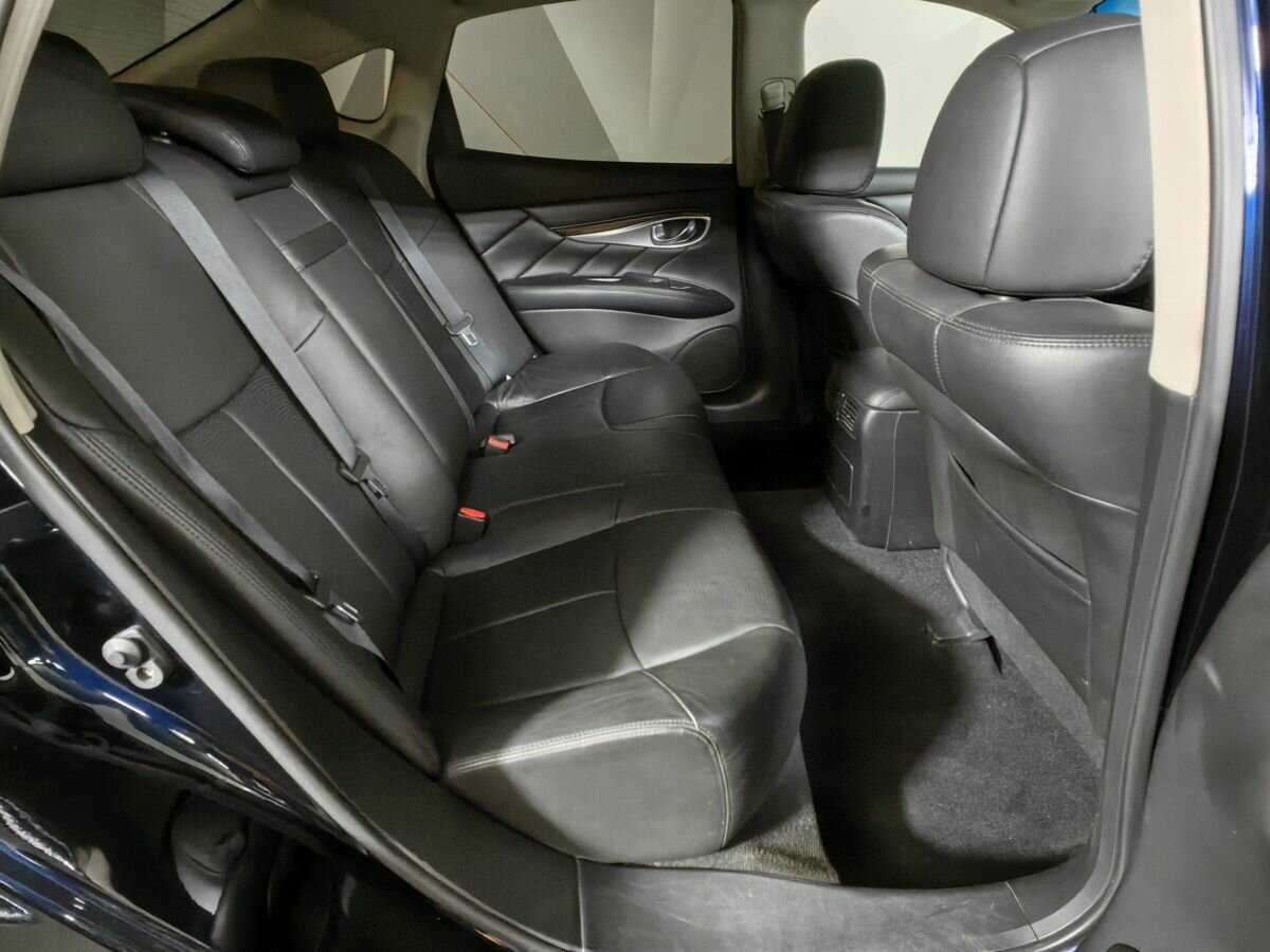 Купить Infiniti Q70 с пробегом. Фото: #11