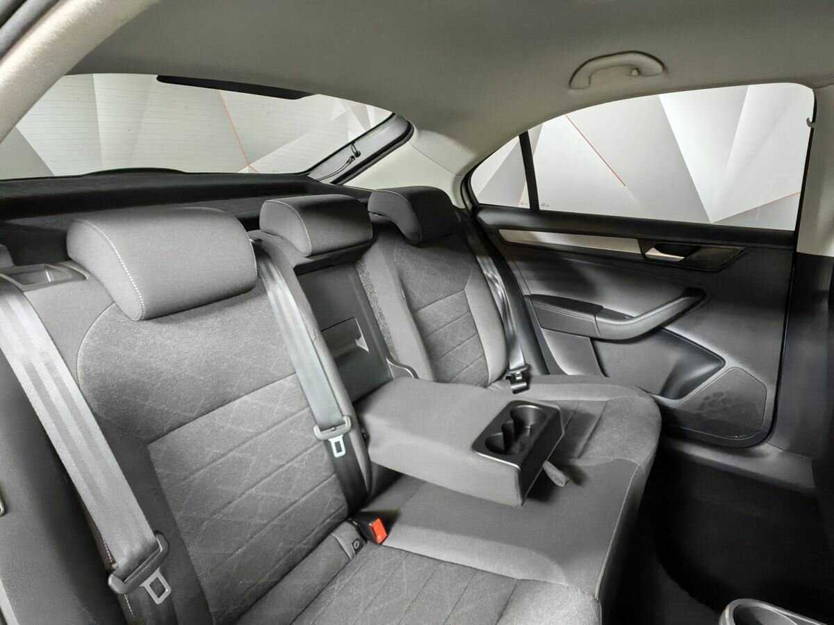 Купить Volkswagen Polo с пробегом. Фото: #12