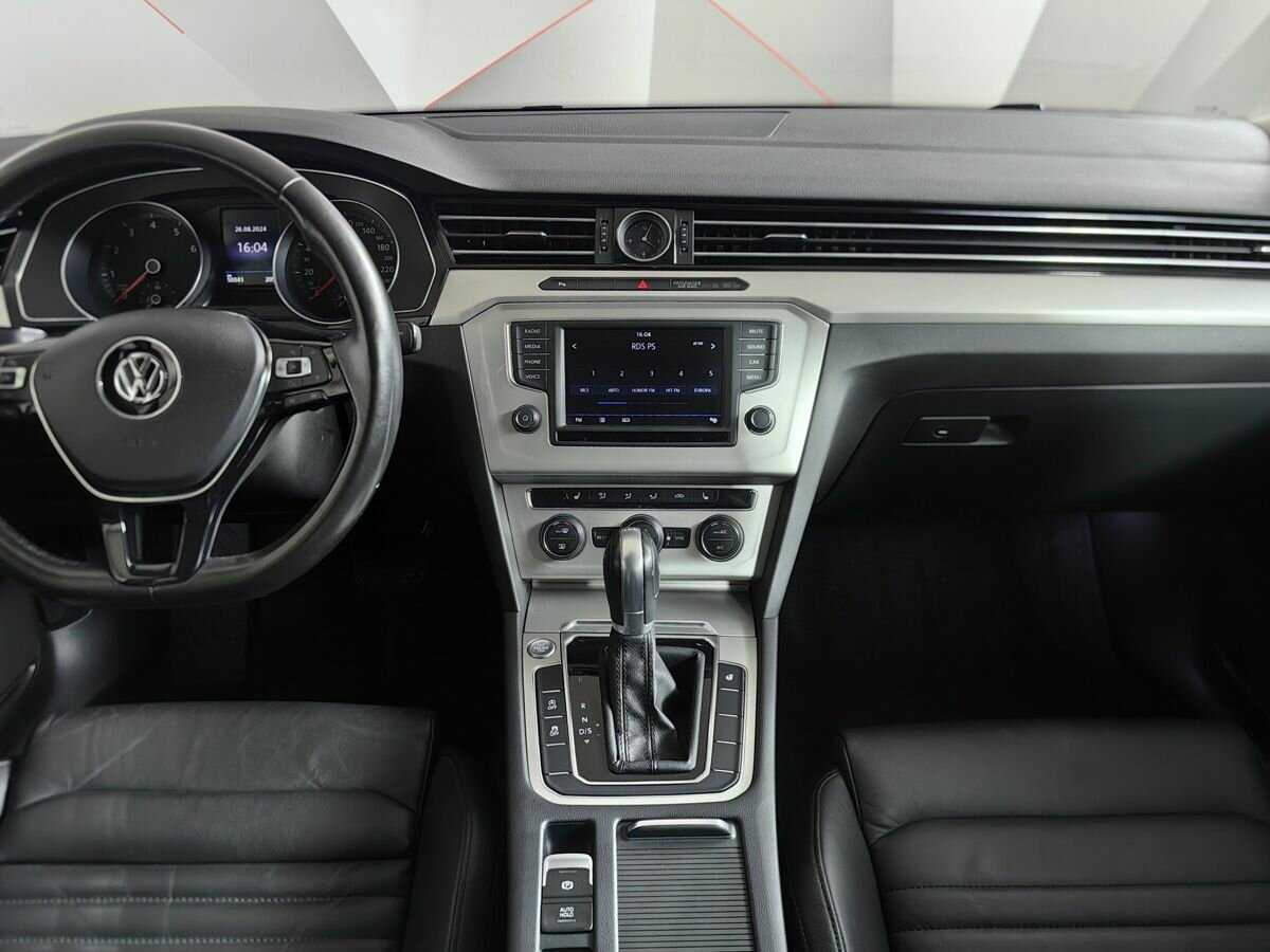 Купить Volkswagen Passat с пробегом. Фото: #10