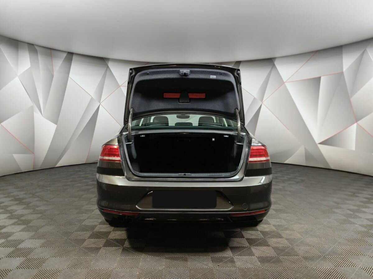 Купить Volkswagen Passat с пробегом. Фото: #16
