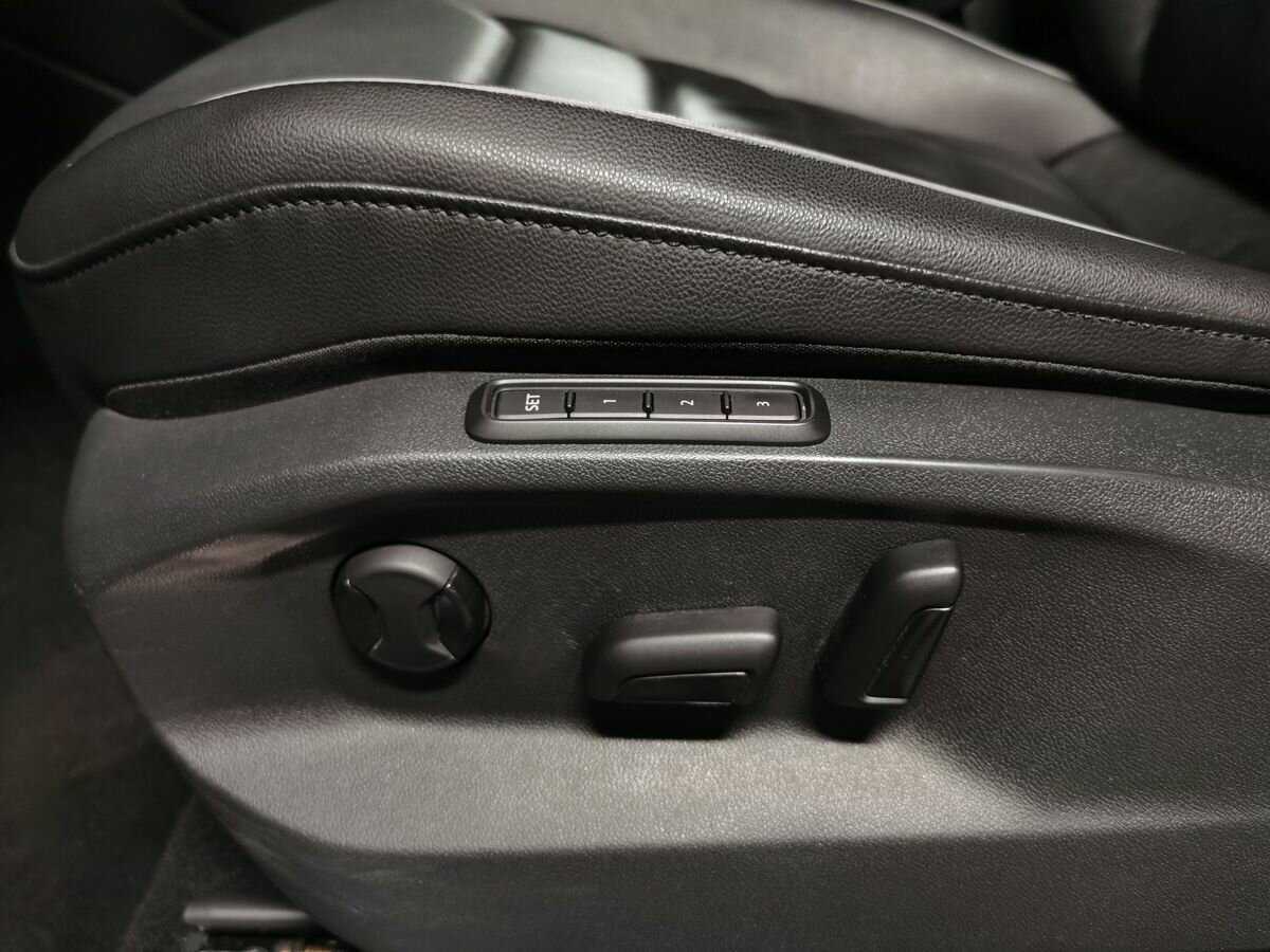 Купить Volkswagen Tiguan с пробегом. Фото: #17