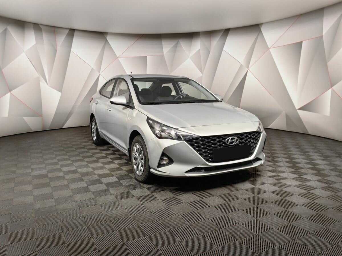 Купить Hyundai Solaris с пробегом. Фото: #2