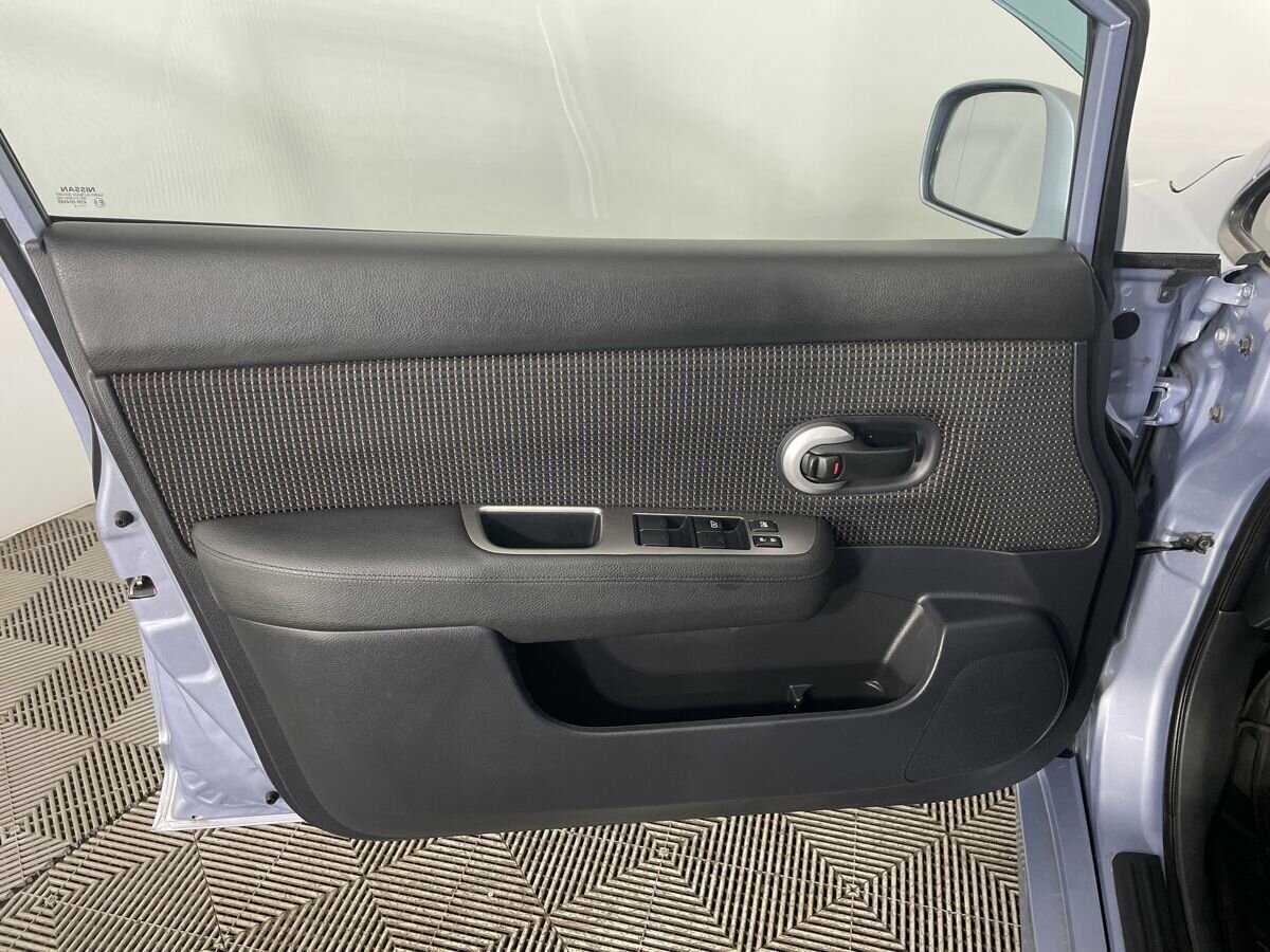 Купить Nissan Tiida с пробегом. Фото: #7