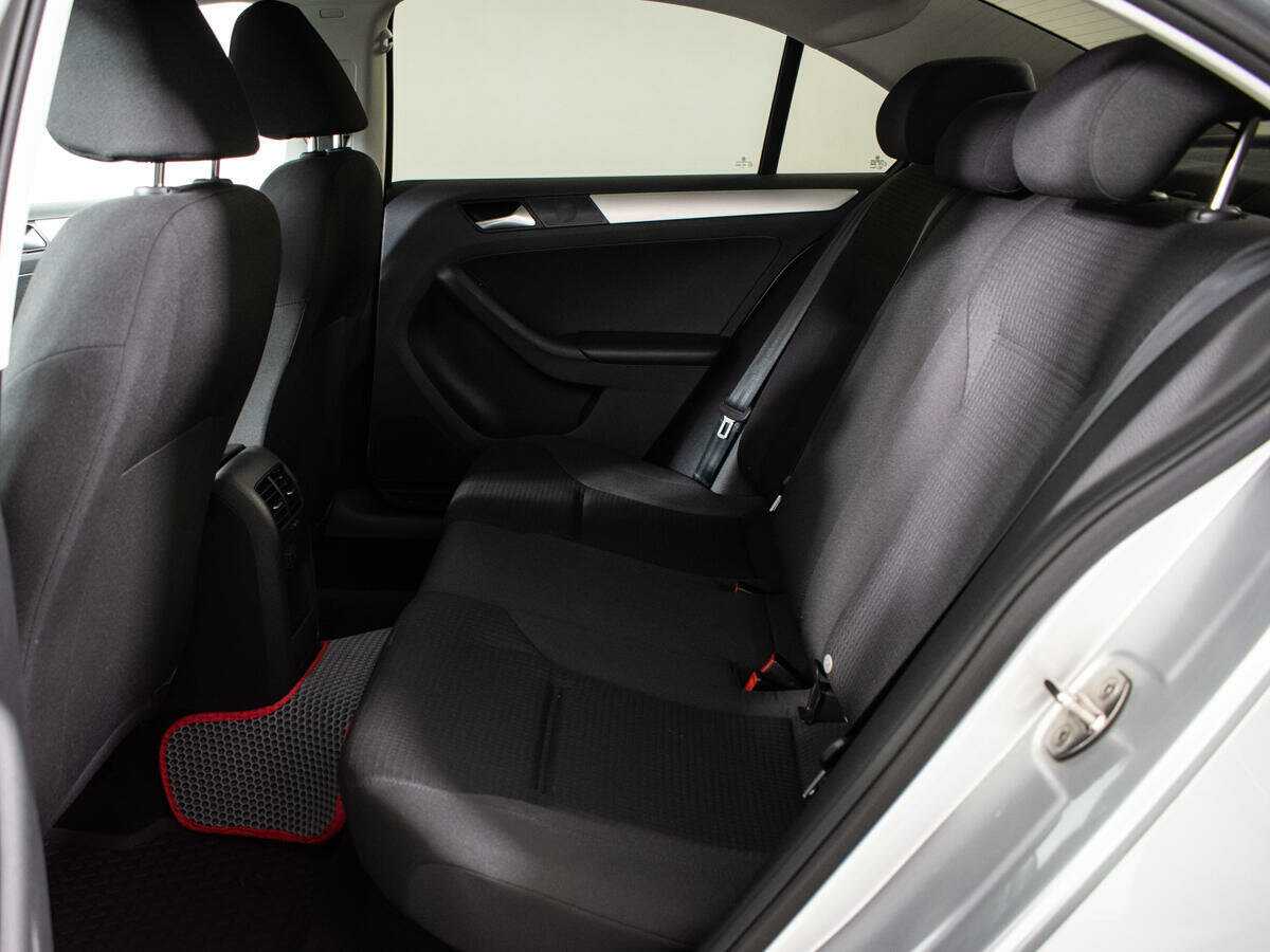 Купить Volkswagen Jetta с пробегом. Фото: #9