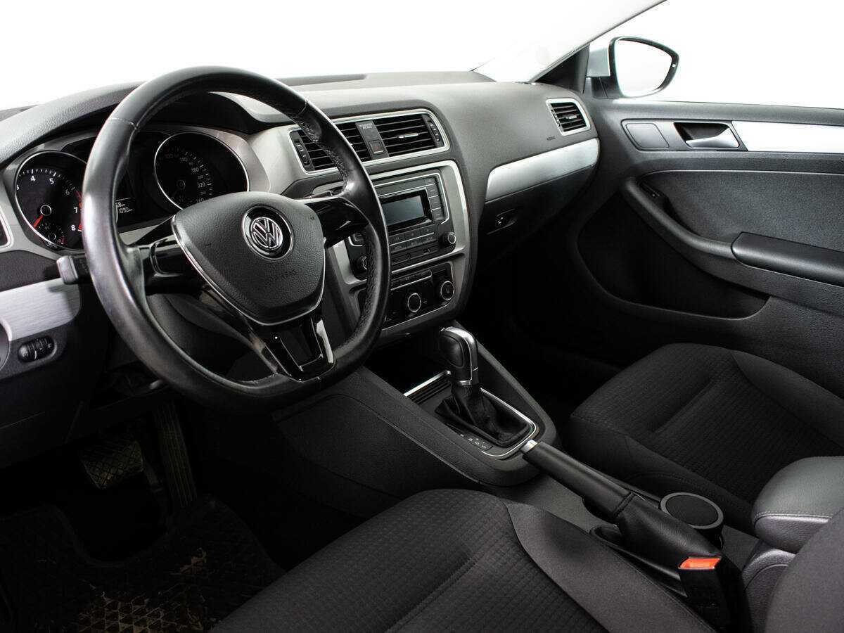Купить Volkswagen Jetta с пробегом. Фото: #12