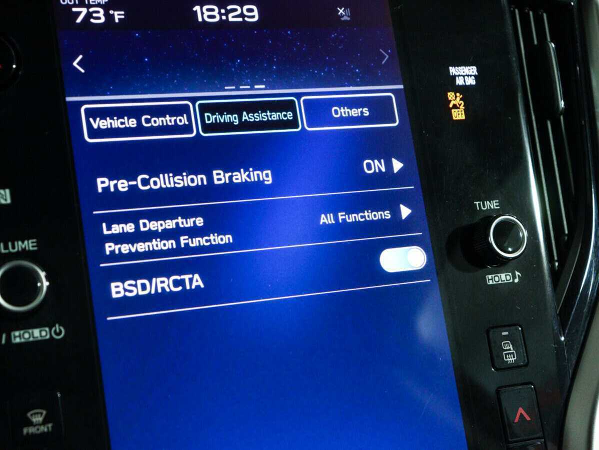 Купить Subaru Legacy с пробегом. Фото: #18