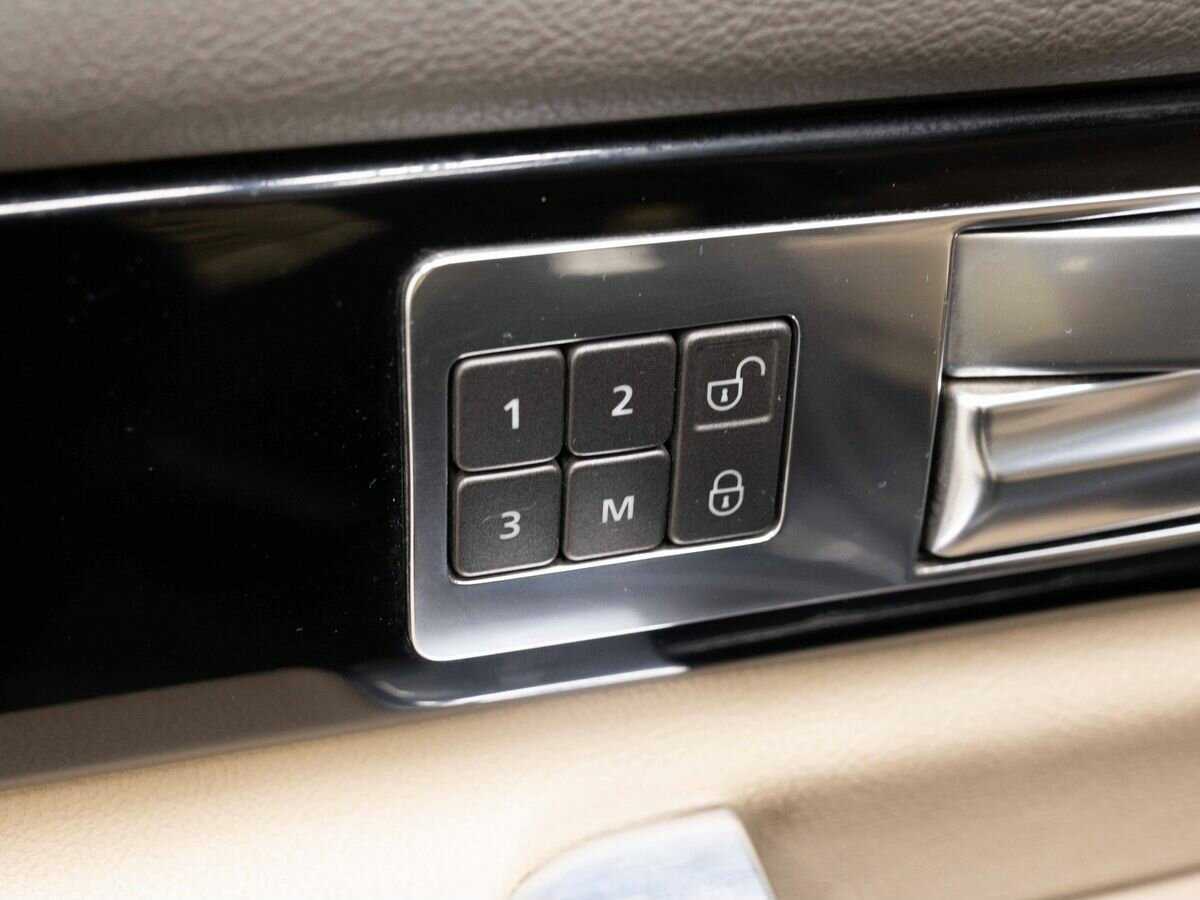 Купить Land Rover Discovery с пробегом. Фото: #21