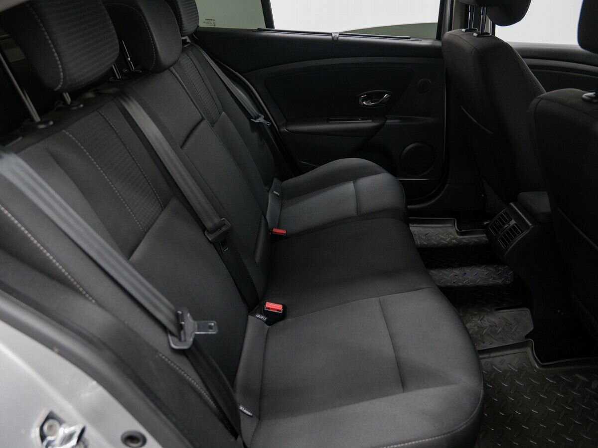 Купить Renault Fluence с пробегом. Фото: #8