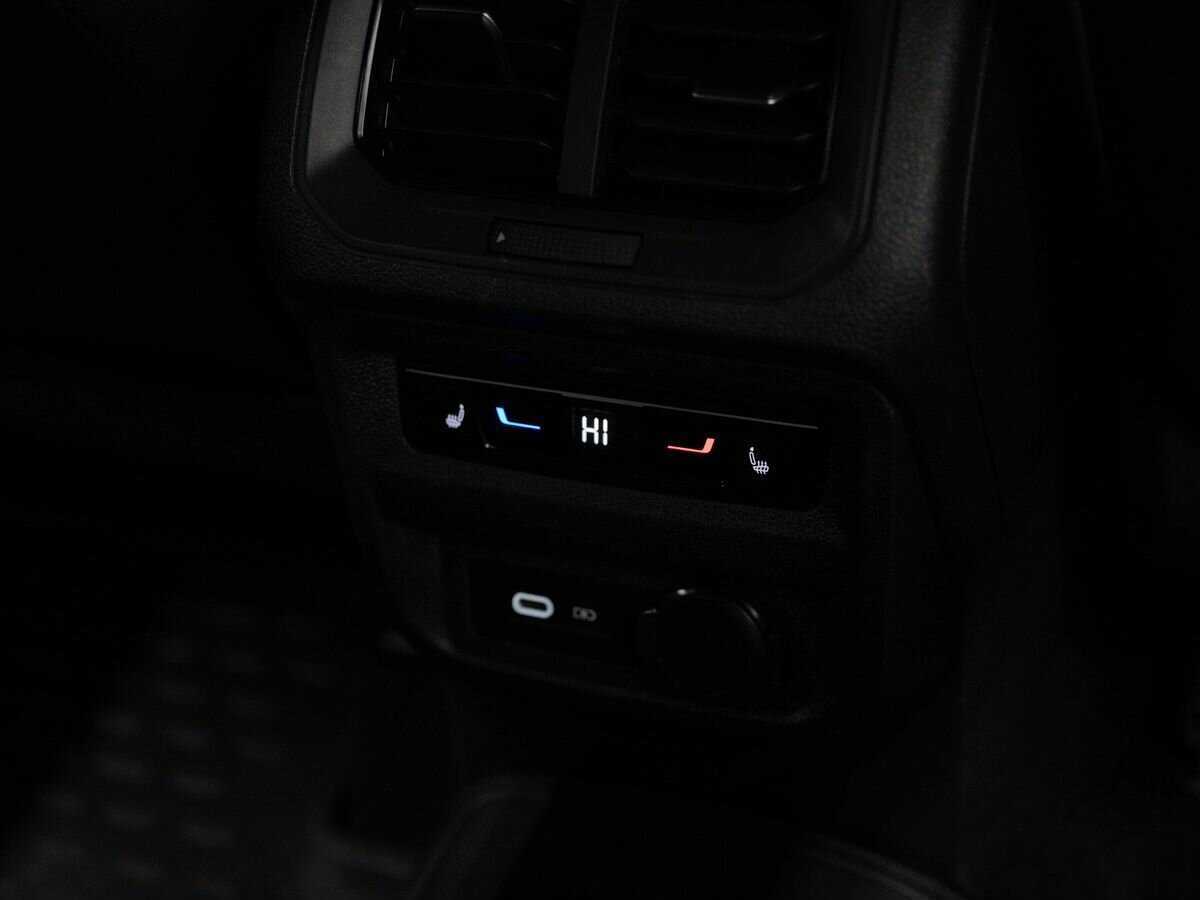 Купить Volkswagen Tiguan с пробегом. Фото: #9