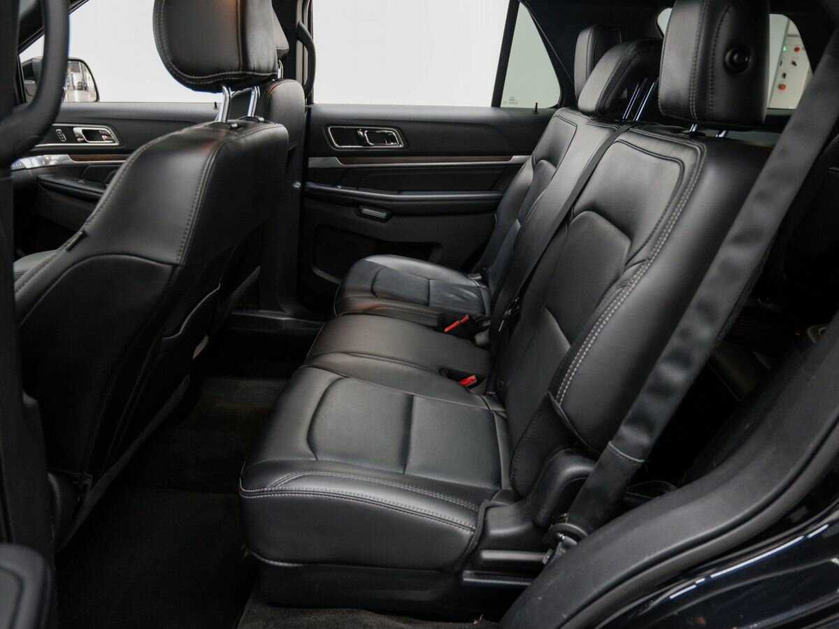 Купить Ford Explorer с пробегом. Фото: #13