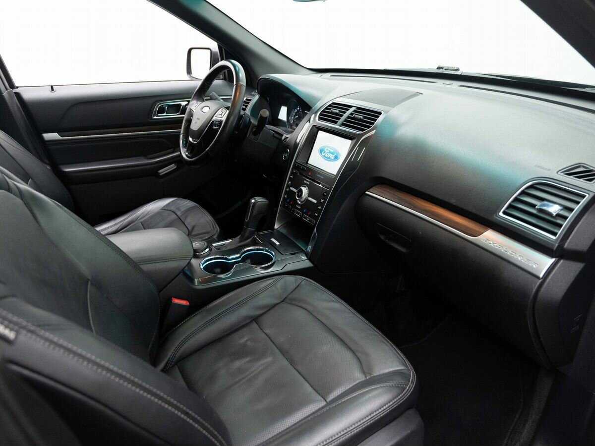 Купить Ford Explorer с пробегом. Фото: #11