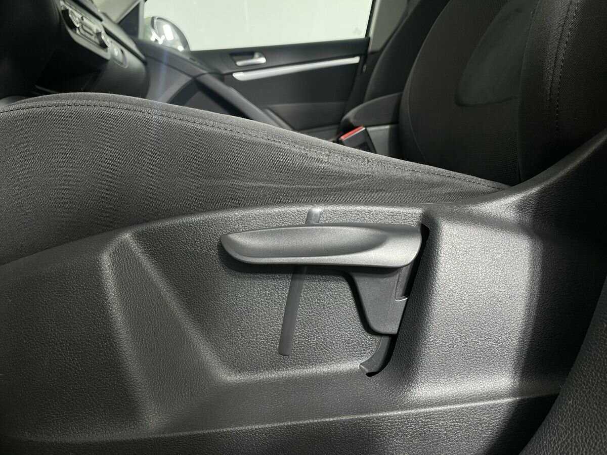 Купить Volkswagen Tiguan с пробегом. Фото: #9