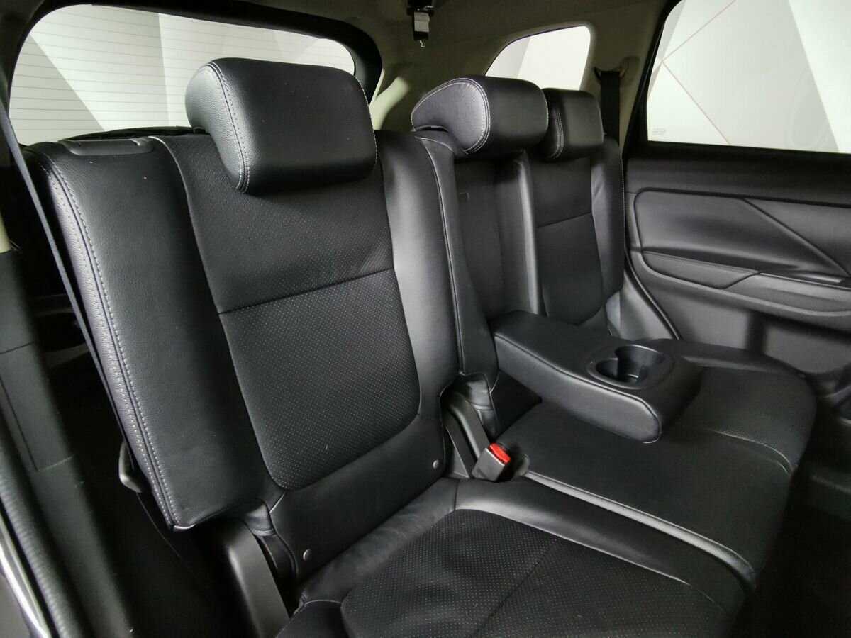 Купить Mitsubishi Outlander с пробегом. Фото: #12