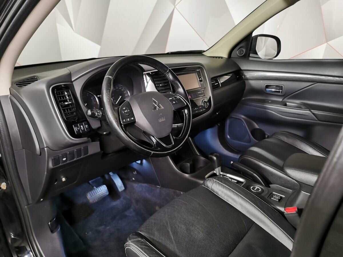 Купить Mitsubishi Outlander с пробегом. Фото: #13