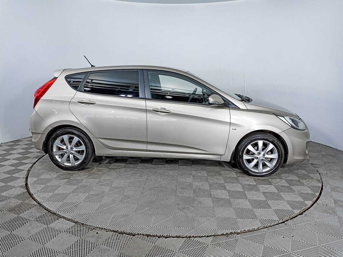 Купить Hyundai Solaris с пробегом. Фото: #3