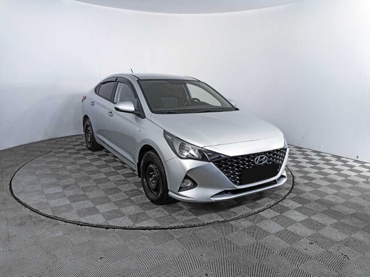 Купить Hyundai Solaris с пробегом. Фото: #2
