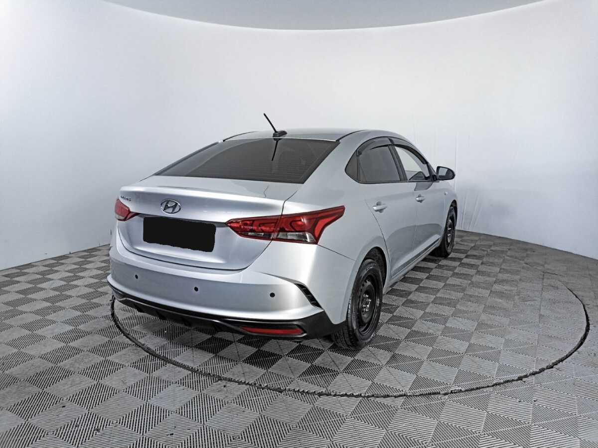 Купить Hyundai Solaris с пробегом. Фото: #4