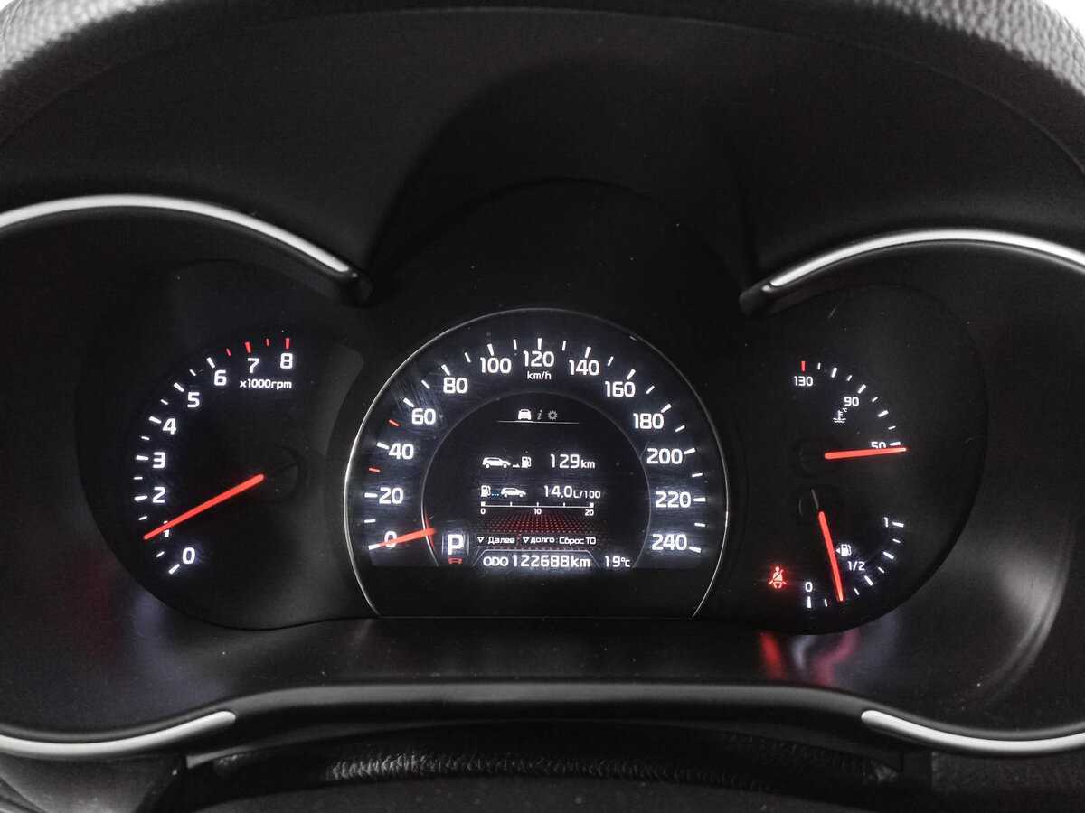 Купить Kia Sorento с пробегом. Фото: #10
