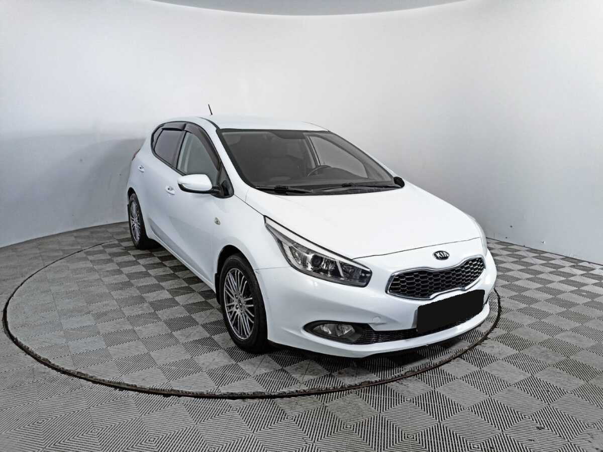 Купить Kia Ceed с пробегом. Фото: #2