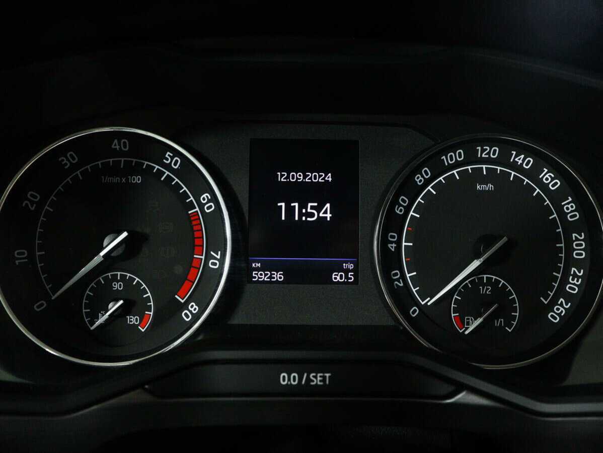 Купить Skoda Superb с пробегом. Фото: #10