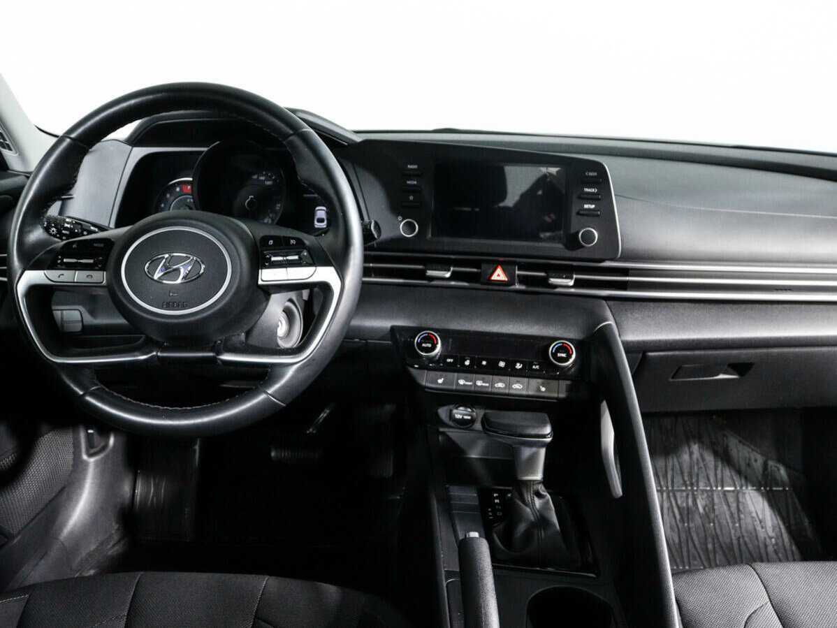 Купить Hyundai Elantra с пробегом. Фото: #11