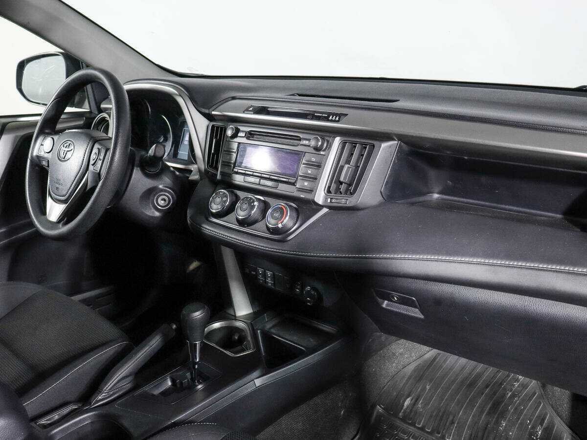 Купить Toyota RAV4 с пробегом. Фото: #8