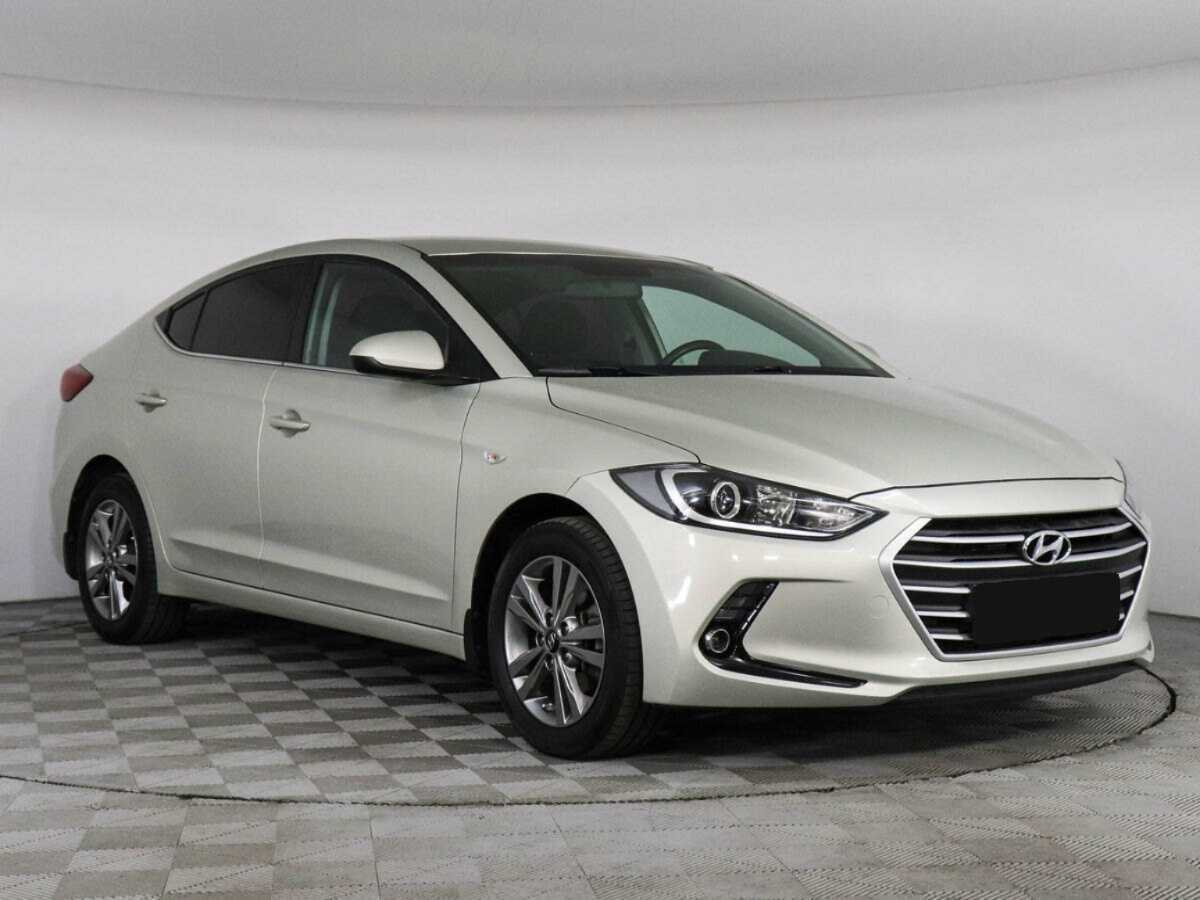 Купить Hyundai Elantra с пробегом. Фото: #2