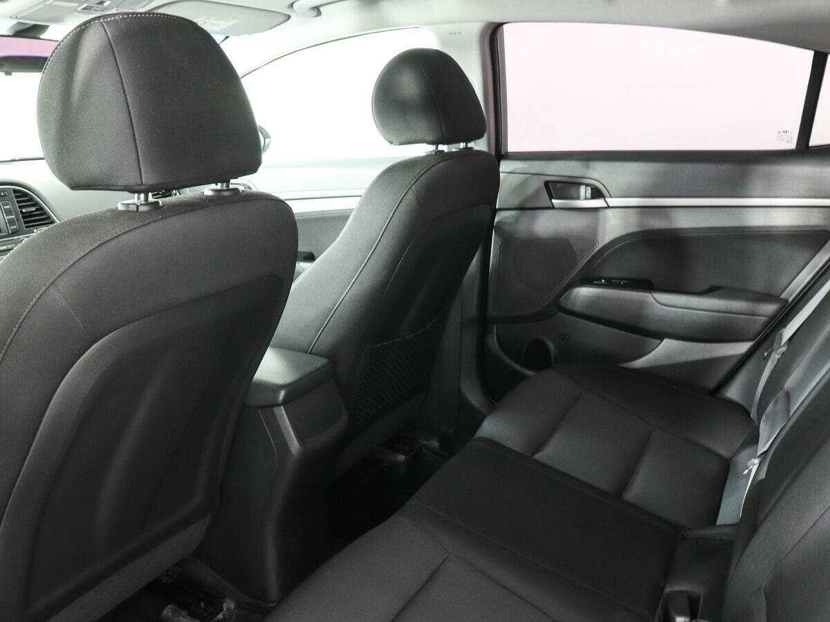 Купить Hyundai Elantra с пробегом. Фото: #11