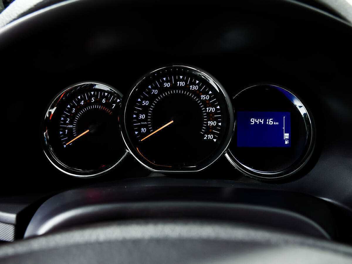 Купить Renault Sandero с пробегом. Фото: #9