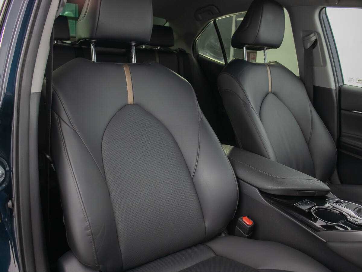 Купить Toyota Camry с пробегом. Фото: #9