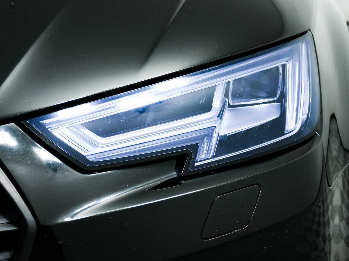 Купить Audi A4 с пробегом. Фото: #13