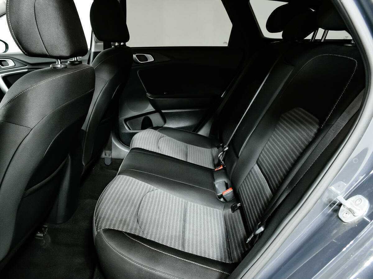 Купить Kia Ceed с пробегом. Фото: #11