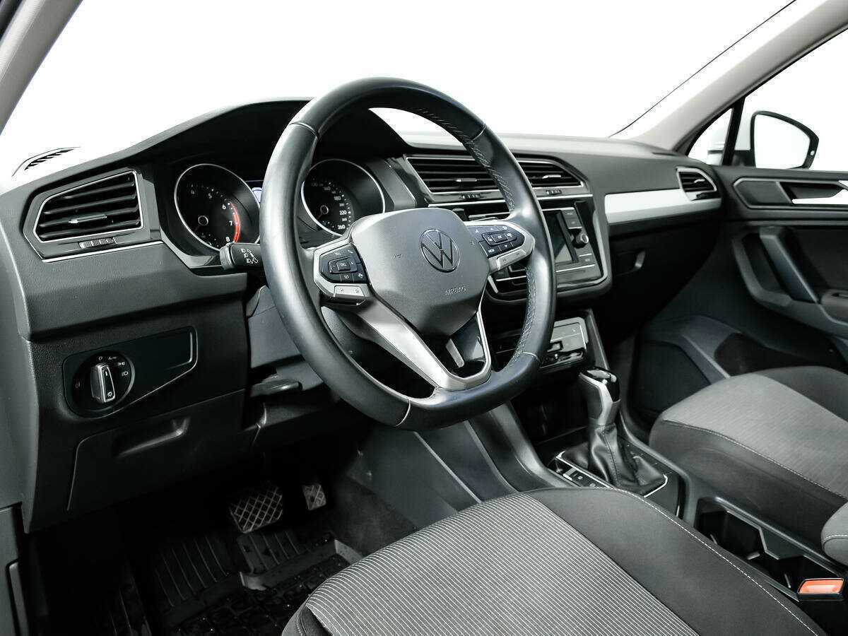 Купить Volkswagen Tiguan с пробегом. Фото: #12