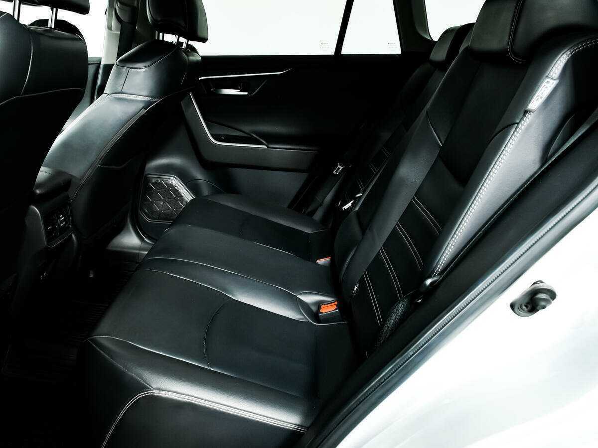 Купить Toyota RAV4 с пробегом. Фото: #11