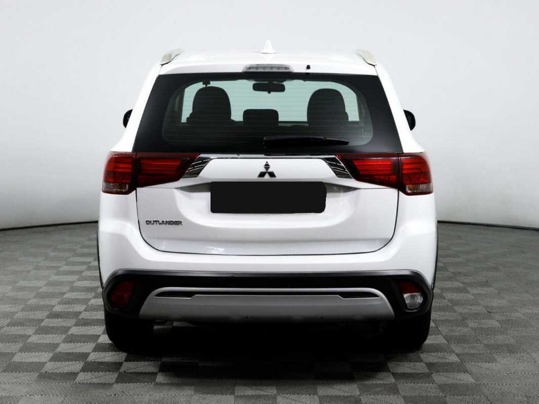 Купить Mitsubishi Outlander с пробегом. Фото: #4