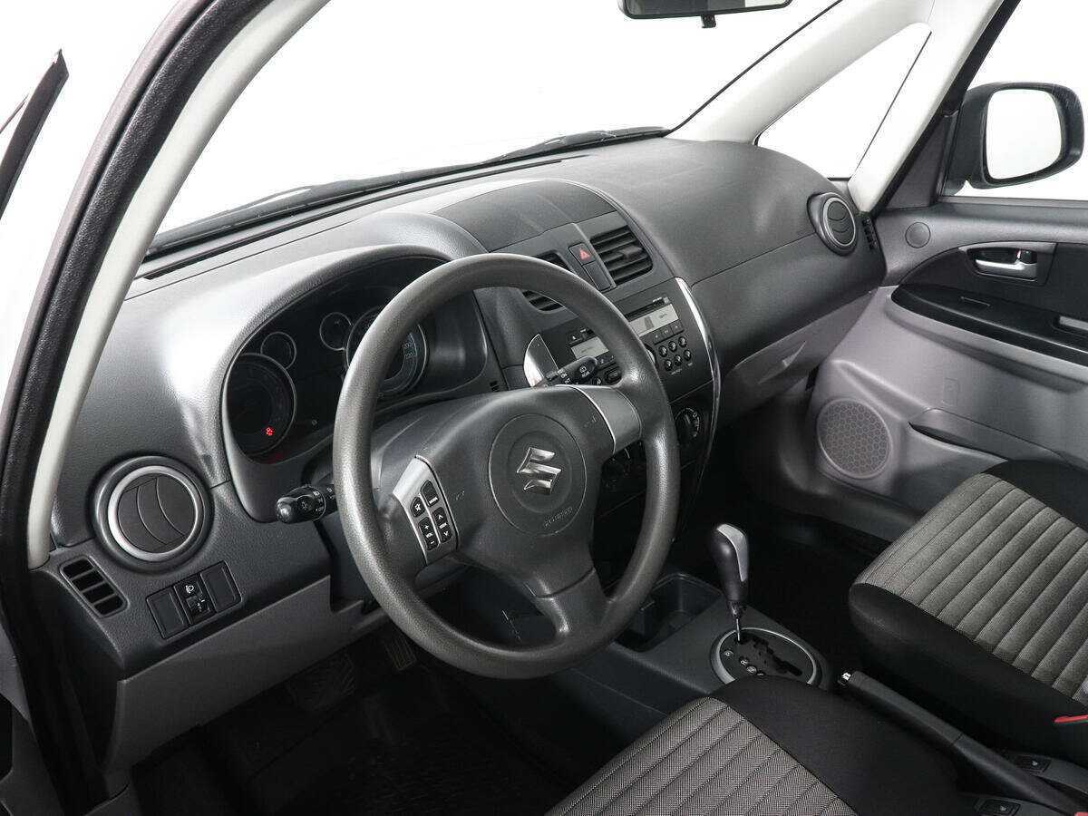 Купить Suzuki SX4 с пробегом. Фото: #8