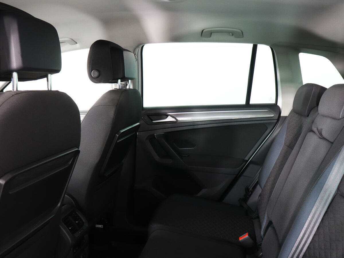 Купить Volkswagen Tiguan с пробегом. Фото: #11