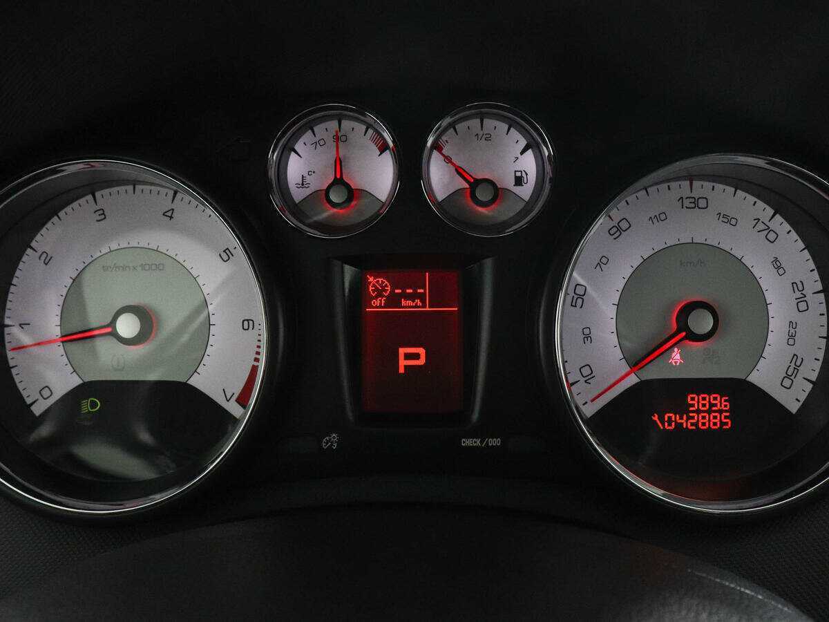 Купить Peugeot 408 с пробегом. Фото: #10