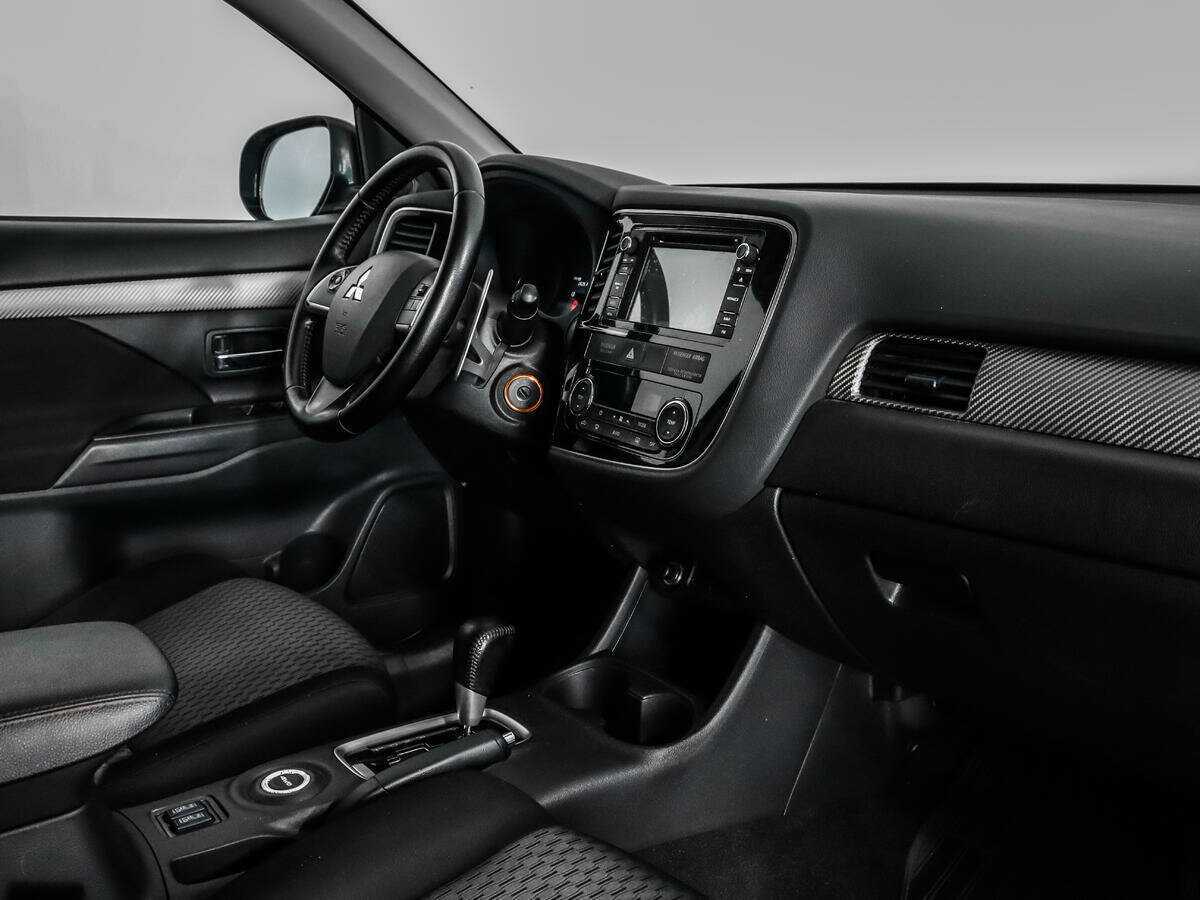 Купить Mitsubishi Outlander с пробегом. Фото: #10