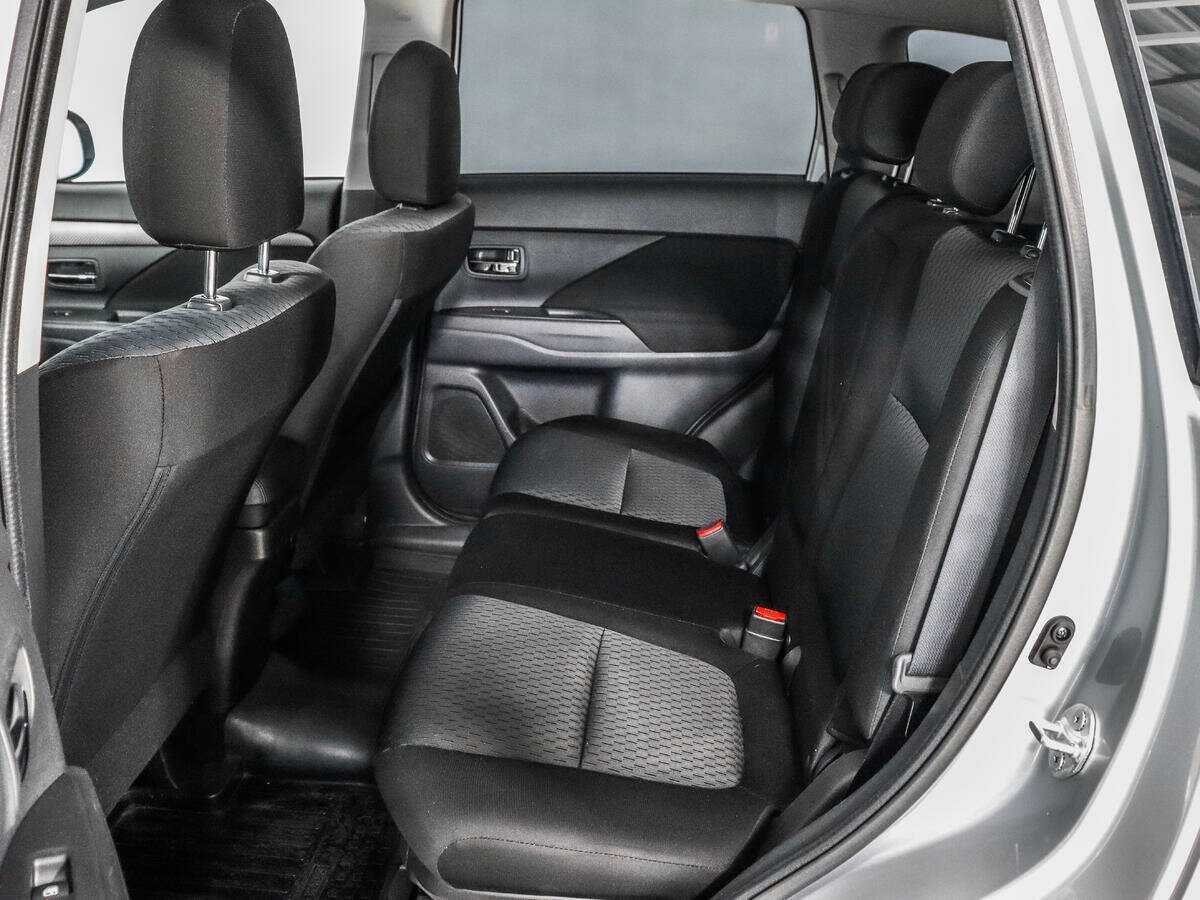 Купить Mitsubishi Outlander с пробегом. Фото: #9