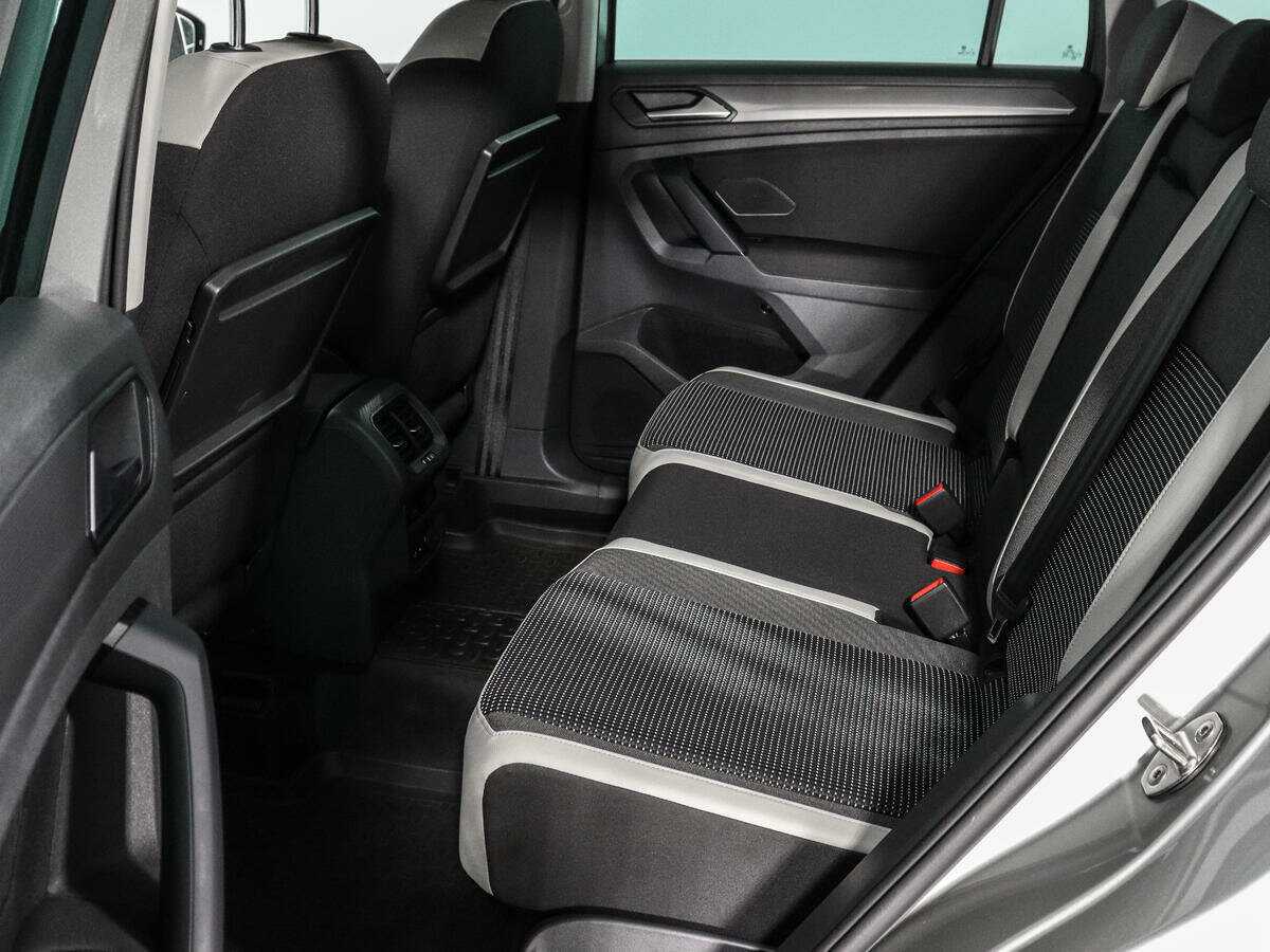 Купить Volkswagen Tiguan с пробегом. Фото: #11