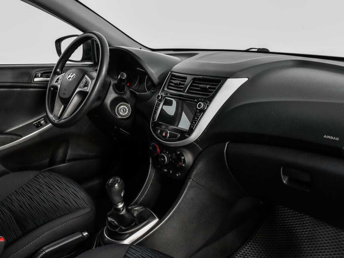 Купить Hyundai Solaris с пробегом. Фото: #10